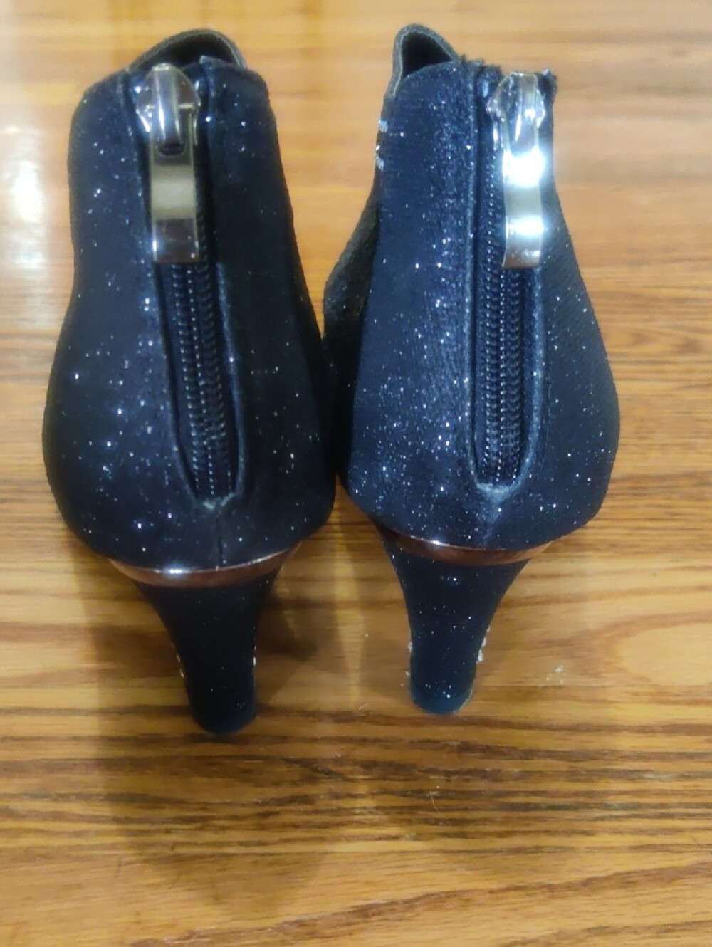 Elegant Women’s Black Peep-Toe Heels with Rhinestone Detail - Picture 2 of 7